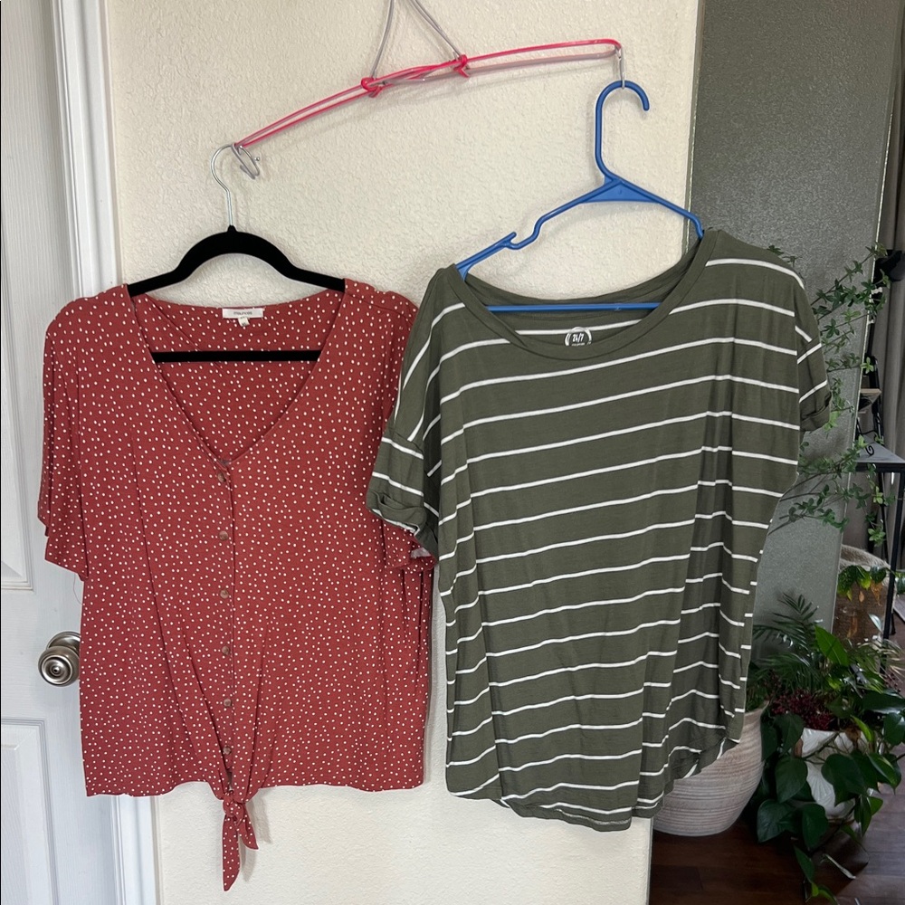 Set of 5 ladies shirts.
